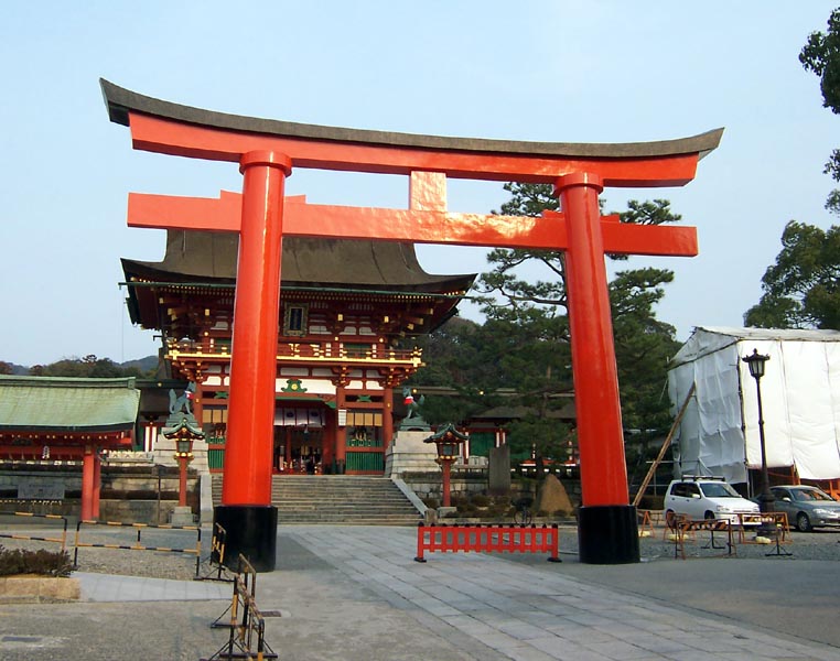 The vermilion torii at the entrance to Fushimi Inari Taisha