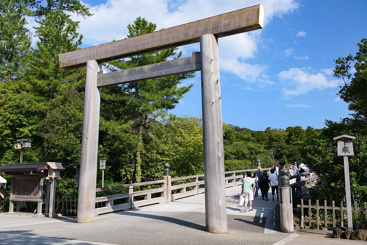 Uji Bridge and its torii at the entrance to Ise Jingu Naiku