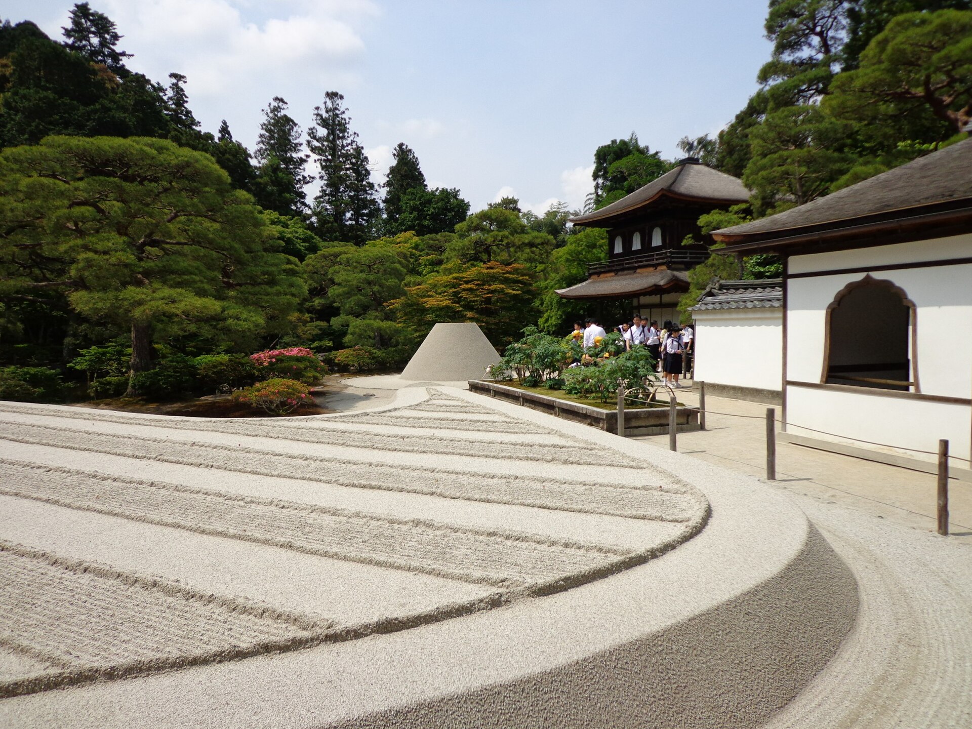 The Ginshadan sand sea and Kogetsudai cone in the garden of Ginkaku-ji