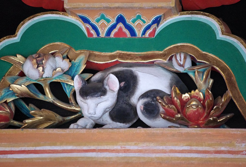 The nemuri-neko sleeping cat carving at Nikkō Tōshō-gū