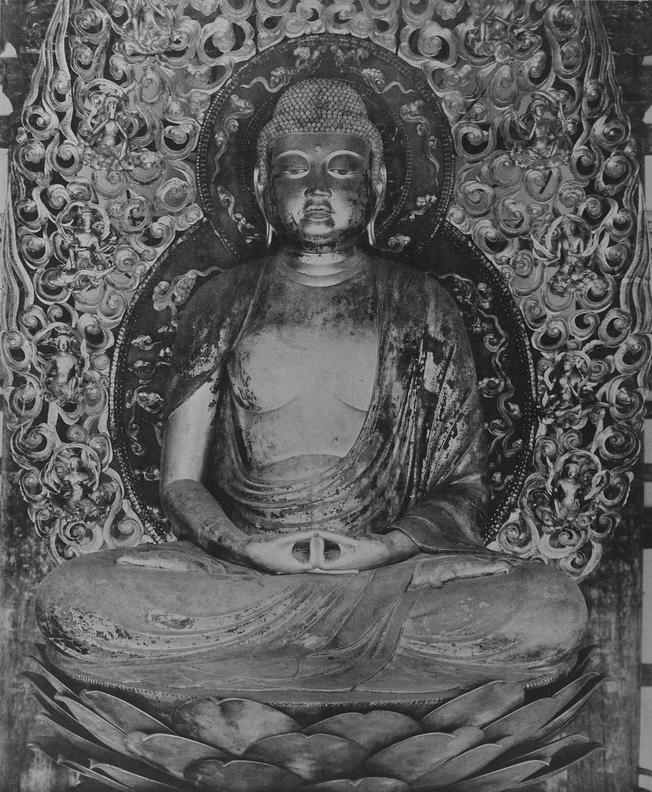 The gilded Amida Nyorai by Jocho inside the Phoenix Hall